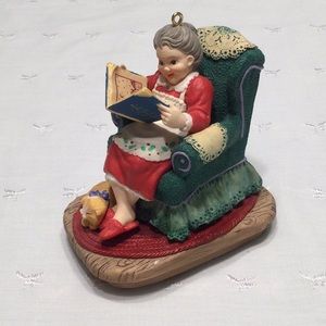 Hallmark Keepsake Ornament Collector’s Club 1997 Grandma Sitting in Chair